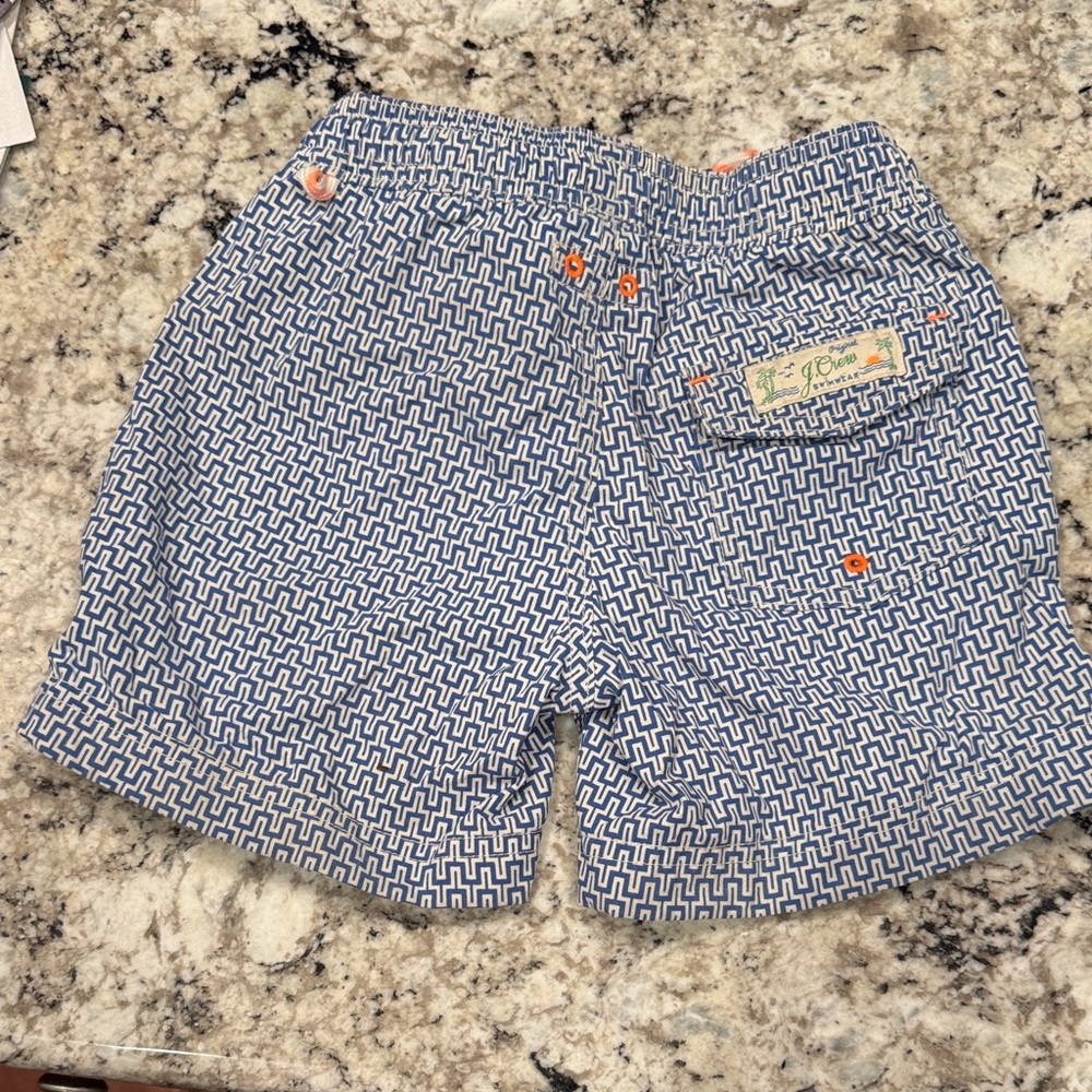 J Crew Crewcuts Boys Swim trunks
Size 4
EUC
Smoke free home